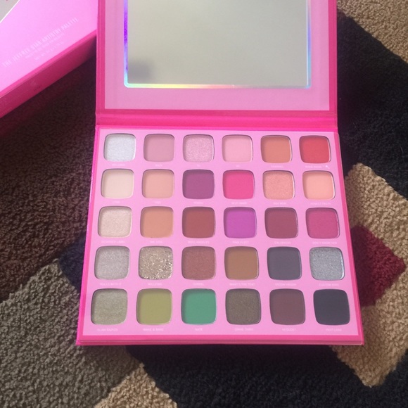 Jeffree star bundle - Picture 2 of 4